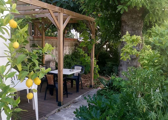 Le Clos Chez Michel فندق مبيت وإفطار